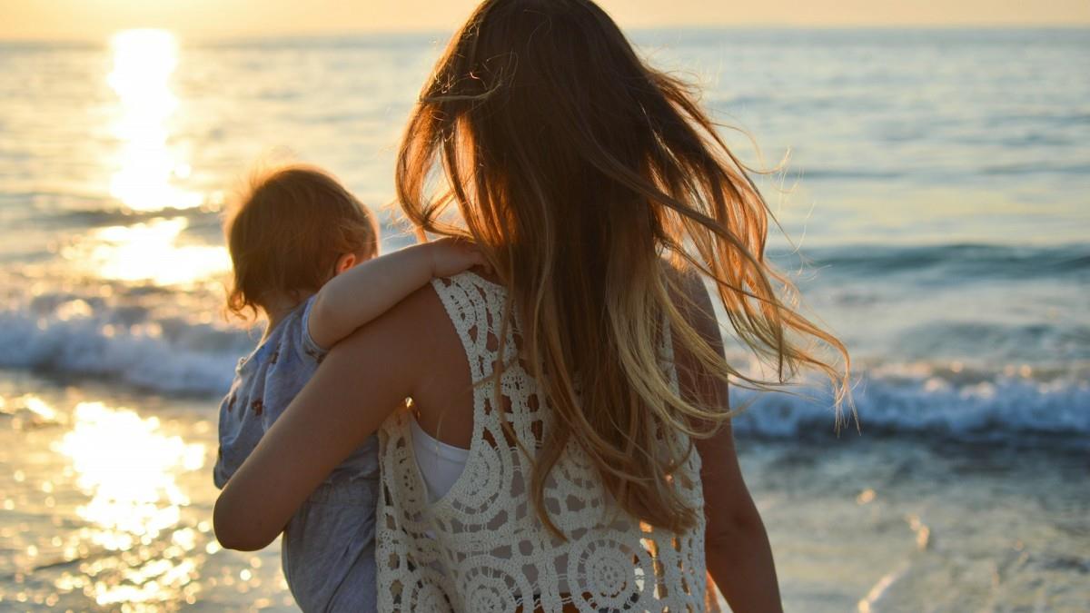 «Έχεις 1 καλοκαίρι με το μωρό, 3 με το νήπιο, 10 με το παιδί, 4 με τον έφηβο»